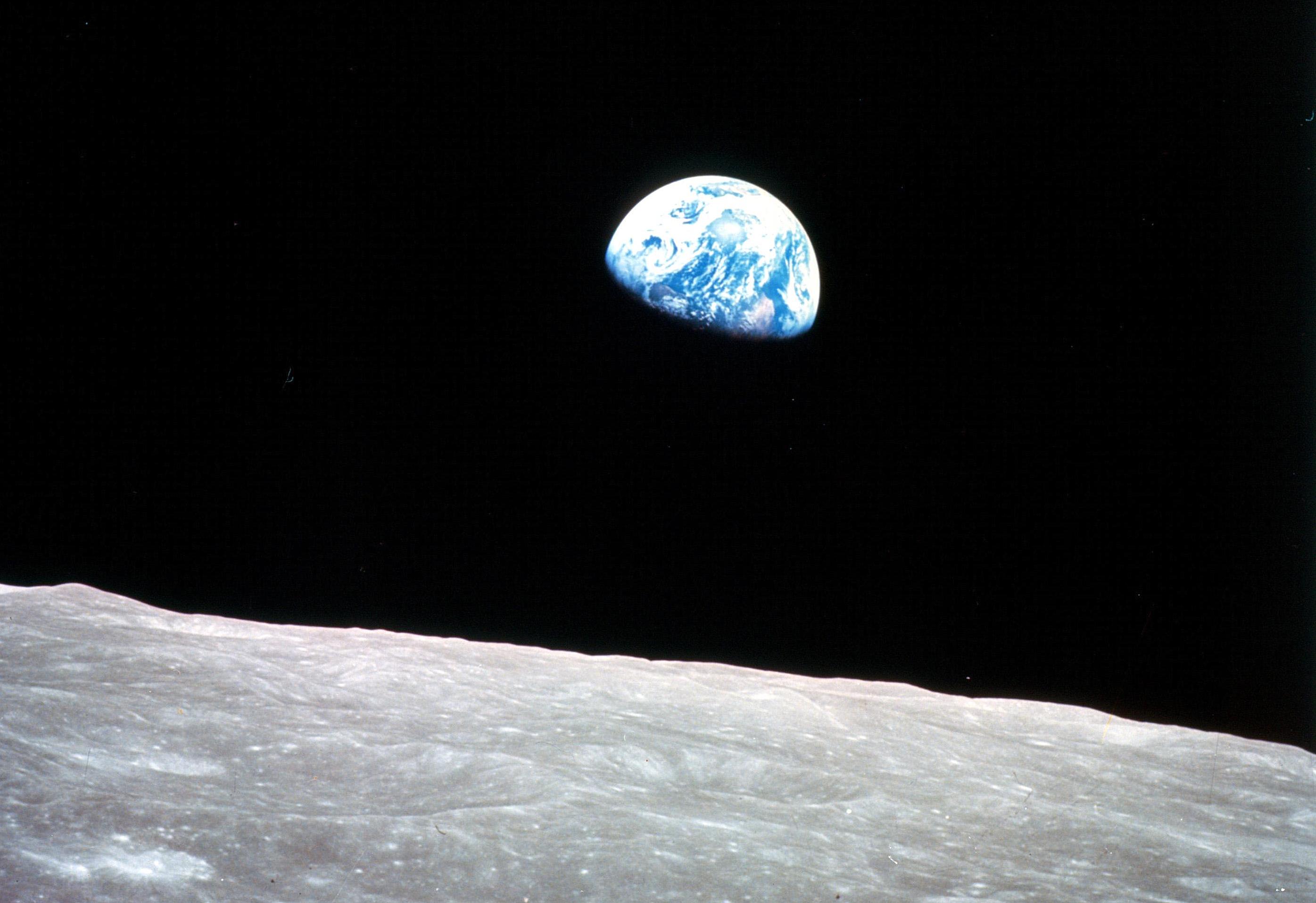  Earthrise  Remembered